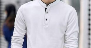 - T-shirt with neck stand T37