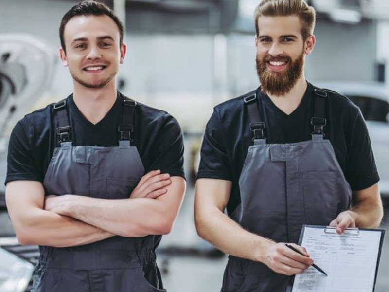 Mechanic uniforms can ensure that the business is compliant with law or industry regulations