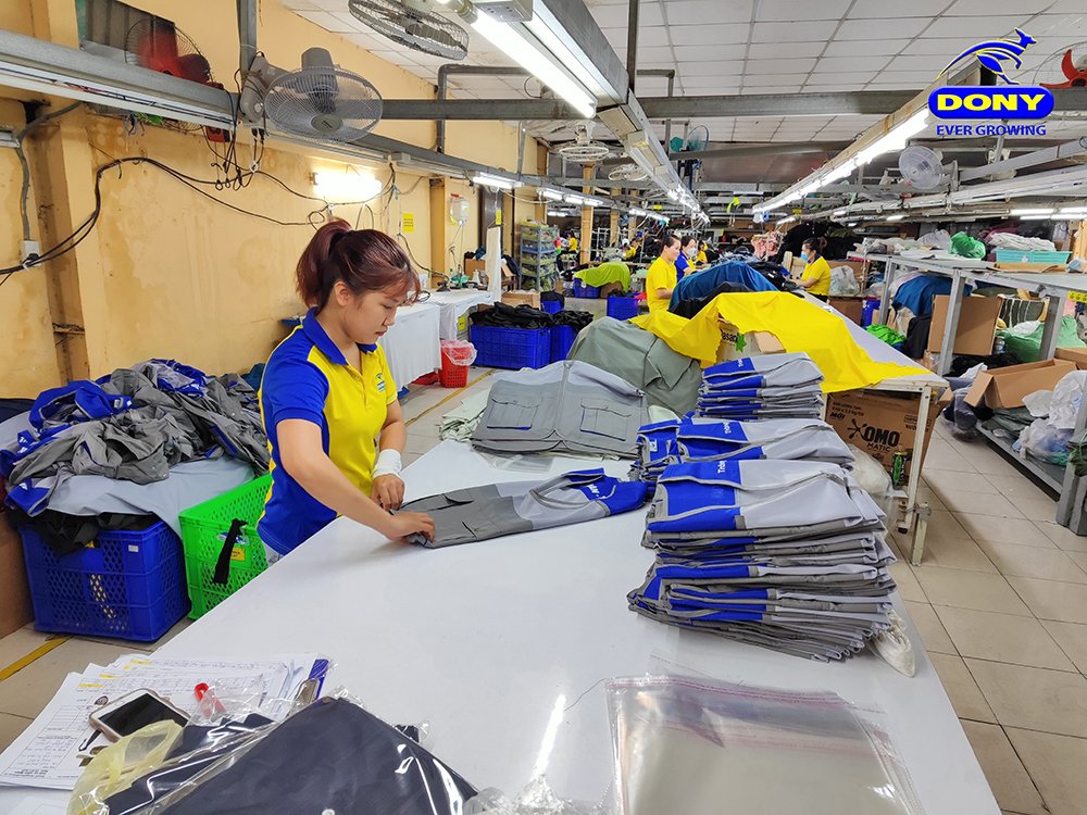 - Manufacturing waistcoat workwear for Logistics Company in Bac Ninh City